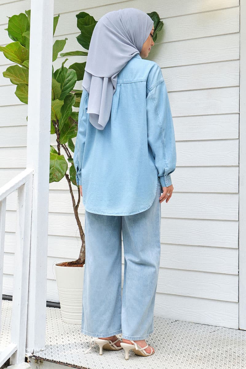 COTTON Melrose Wide Legged Jeans - Light Wash - Image 4