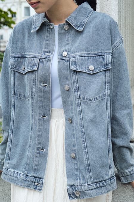 COTTON Keeva Buttoned Denim Jacket - Light Wash