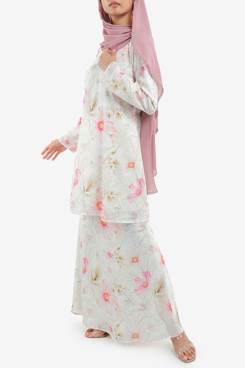 Gembira Blouse & Skirt - White Flower Potrait - Image 3
