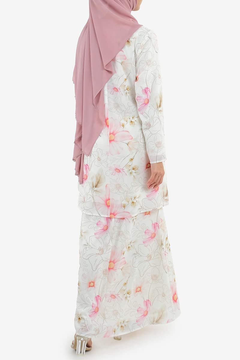 Gembira Blouse & Skirt - White Flower Potrait - Image 4