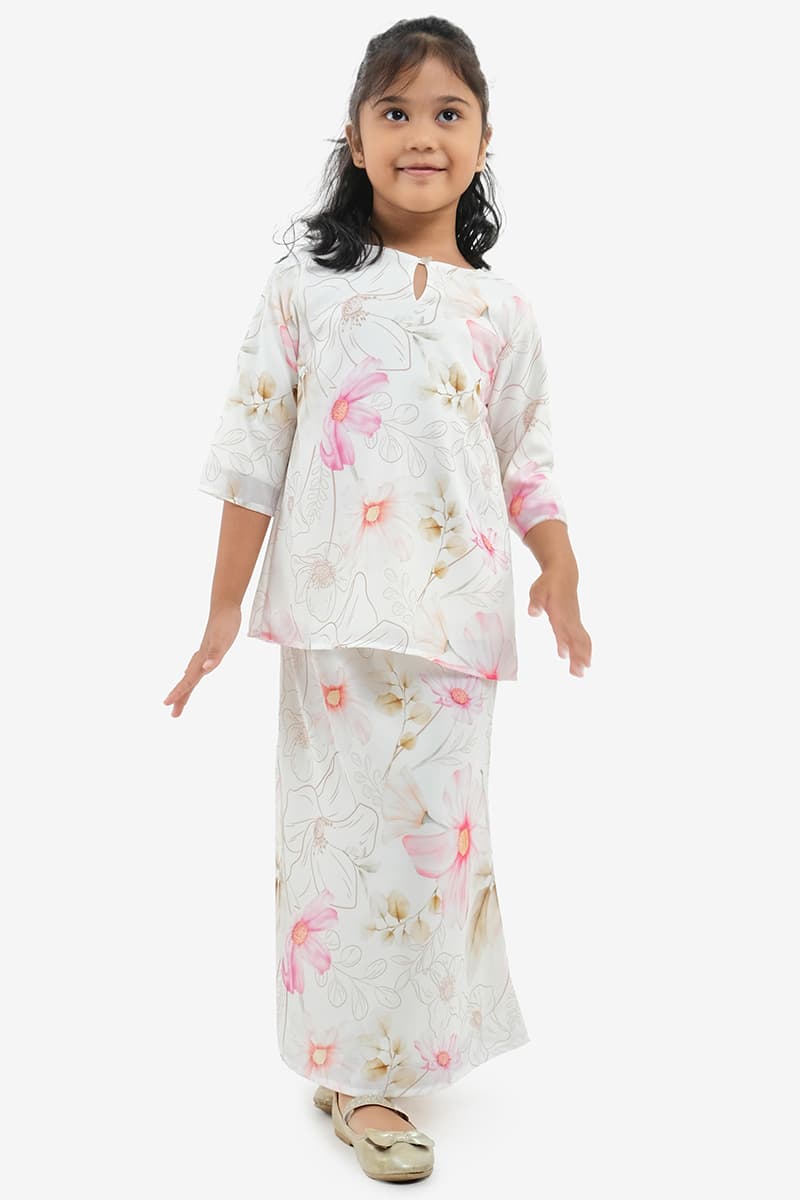 KIDS Gembira Set - White Flower Potrait - Image 1