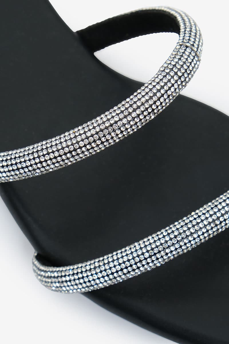 Izzati Slip-On Flat - Black - Image 8