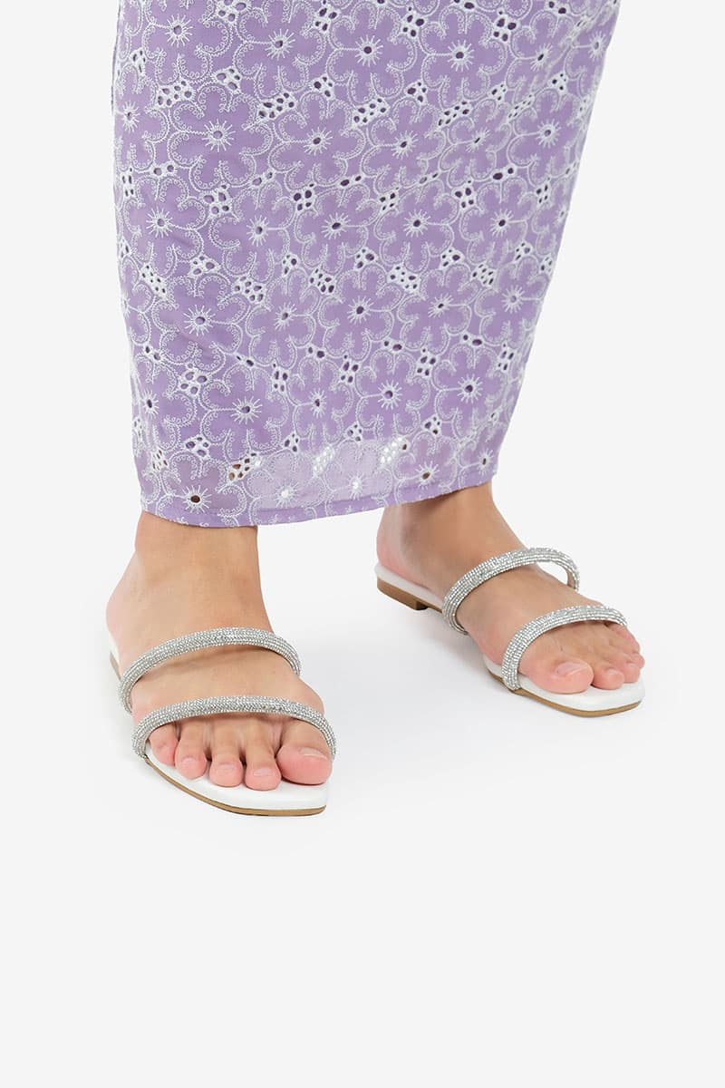 Izzati Slip-On Flat - White - Image 3