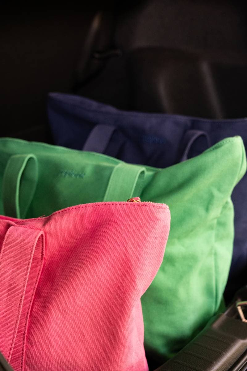 Easy Weekender Bag - Bubblegum - Image 9