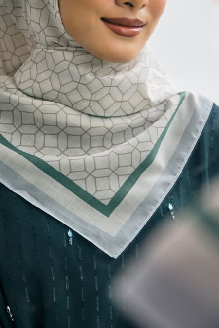 Wailani Bawal Headscarf - Warm Grey/Green