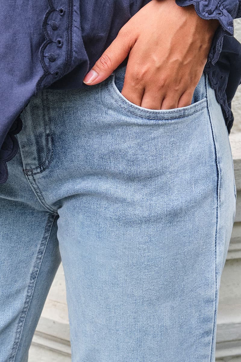 COTTON Gittel Straight Cut Jeans - Light Wash - Image 5