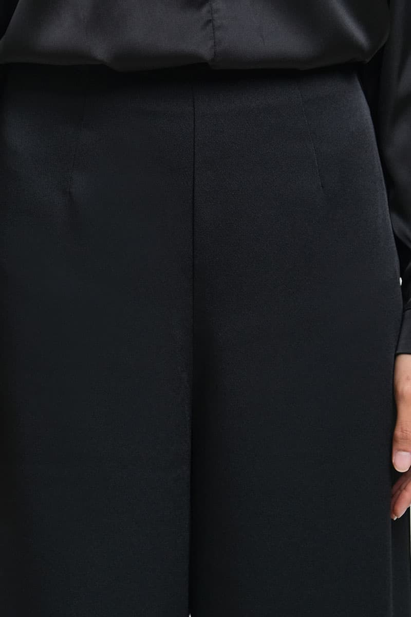 Manveer Wide Legged Pants - Black - Image 5