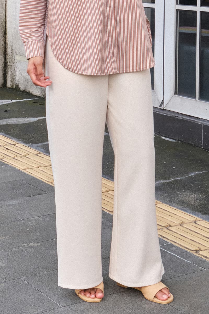 Fernley Wide Legged Pants 2.0 - Oatmilk - Image 1