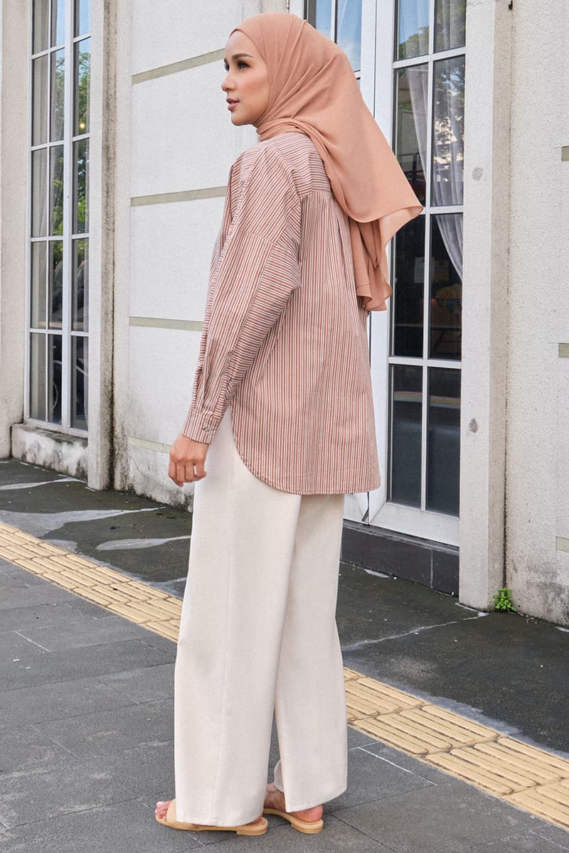 Fernley Wide Legged Pants 2.0 - Oatmilk - Image 4