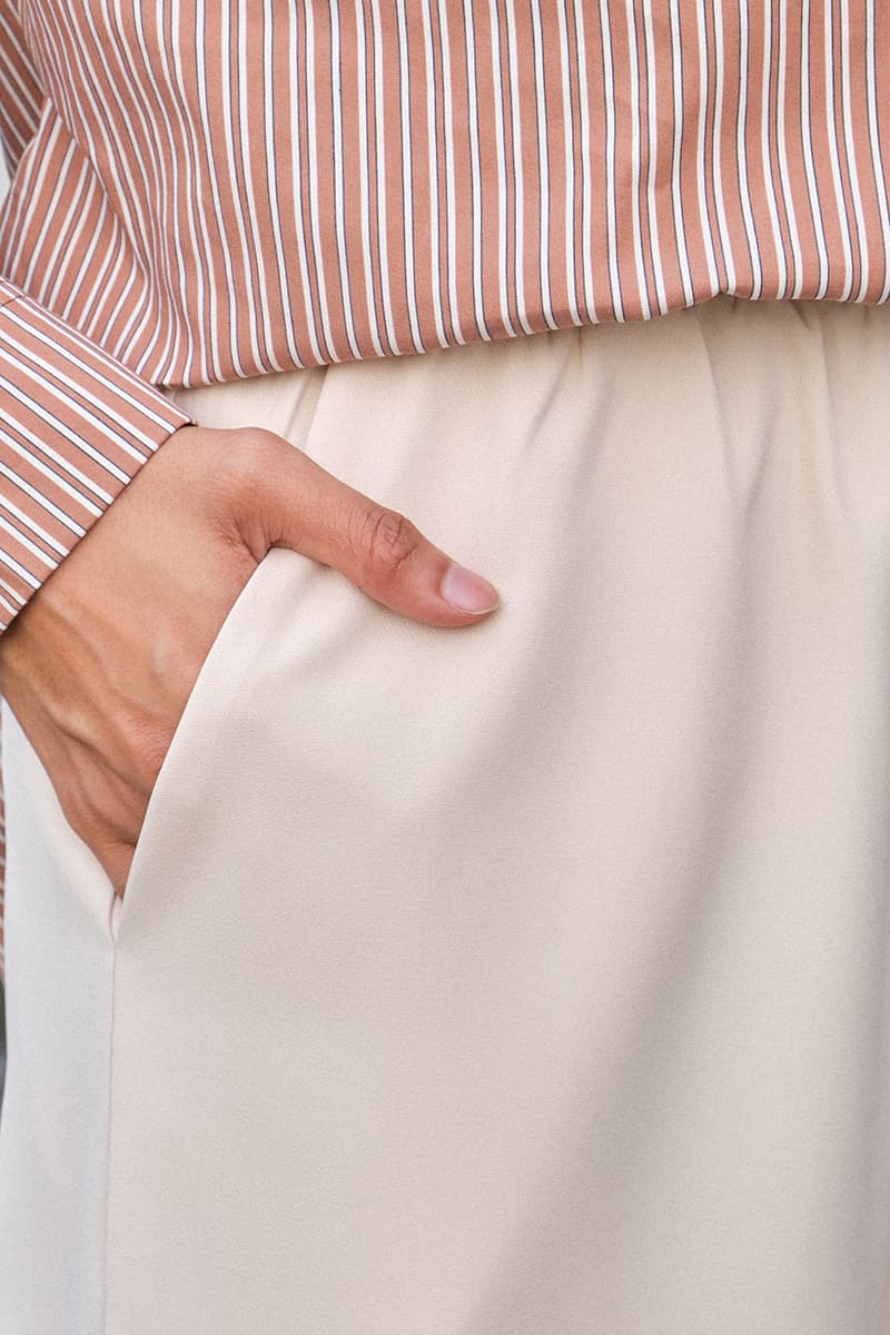 Fernley Wide Legged Pants 2.0 - Oatmilk - Image 5