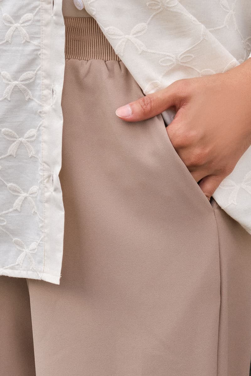 Fernley Wide Legged Pants 2.0 - Mink - Image 5