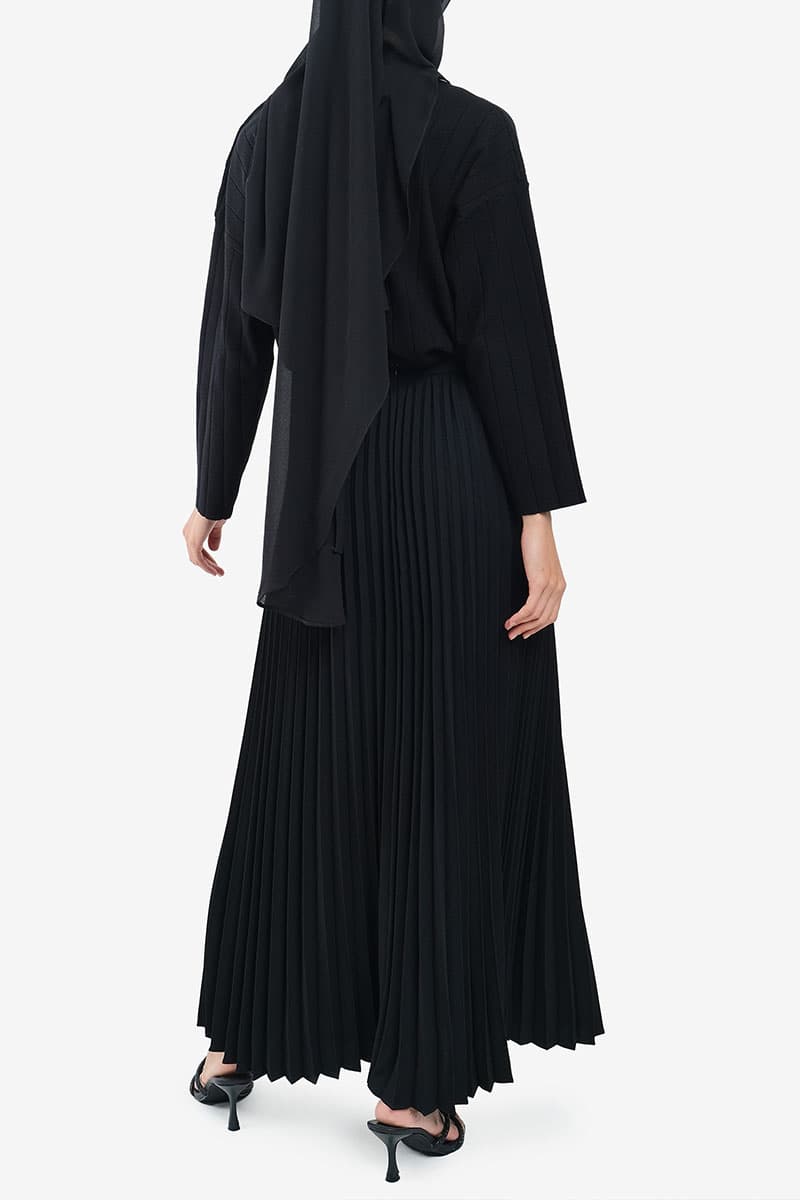 Haunani Pleated Maxi Skirt - Black - Image 4