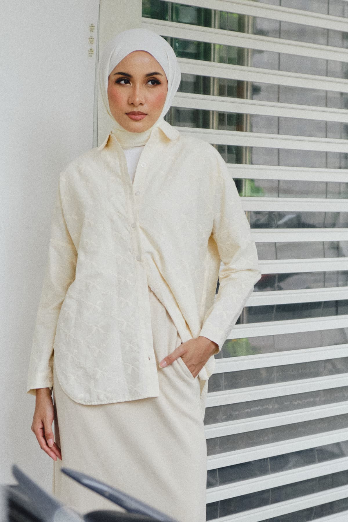 Yamila Front Button Shirt - Cream Bow - Image 1