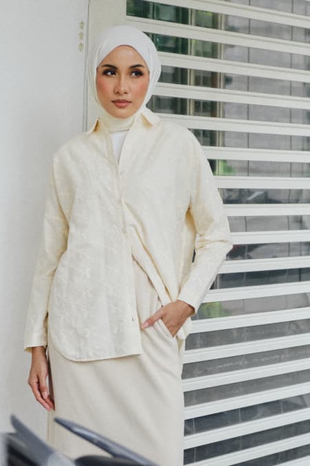 Yamila Front Button Shirt - Cream Bow