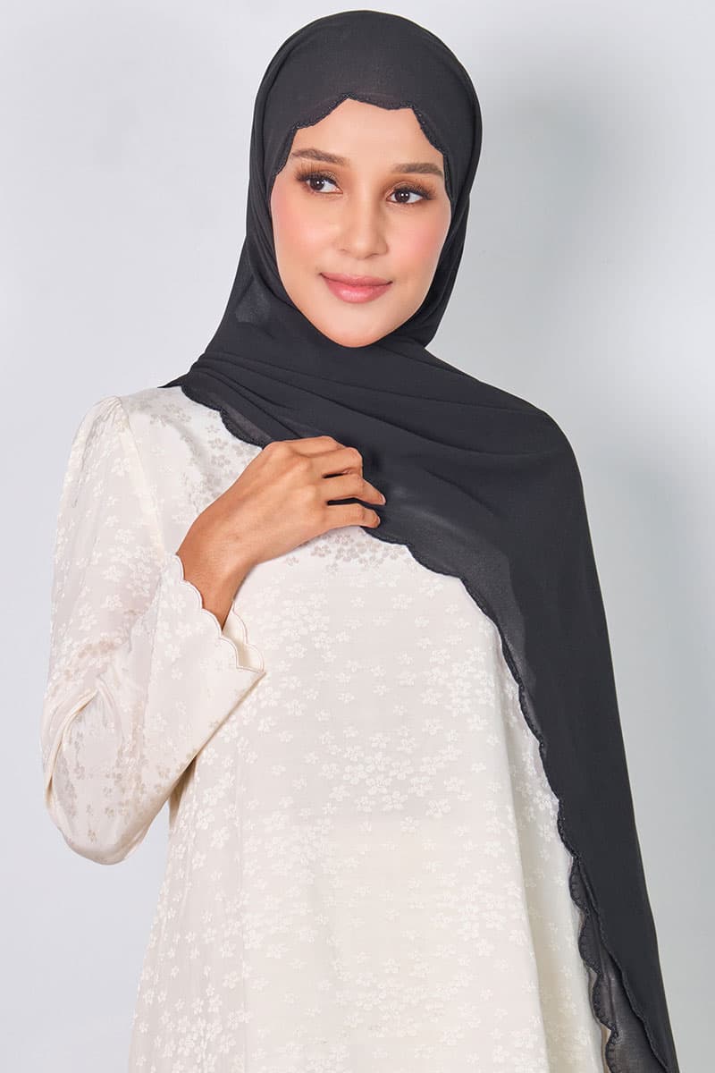 Ruminah Scallop Chiffon Headscarf - Black - Image 1