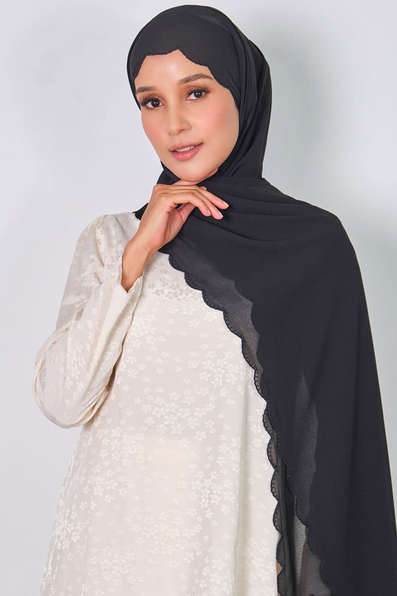 Ruminah Scallop Chiffon Headscarf - Black - Image 2