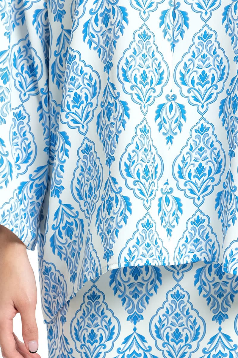 Raihanab Zip-Front Blouse - Cream/Blue Damask - Image 6