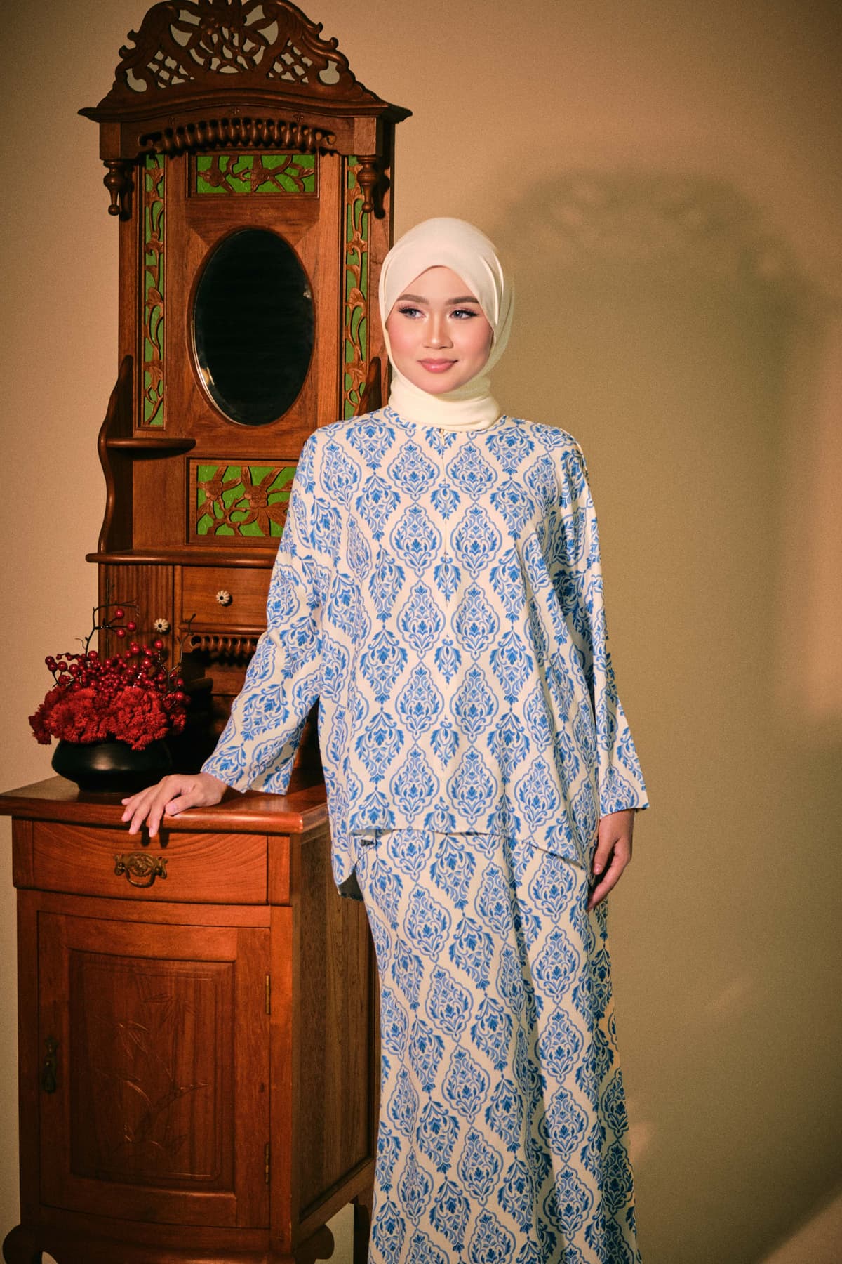 Raihanab Zip-Front Blouse - Cream/Blue Damask - Image 1