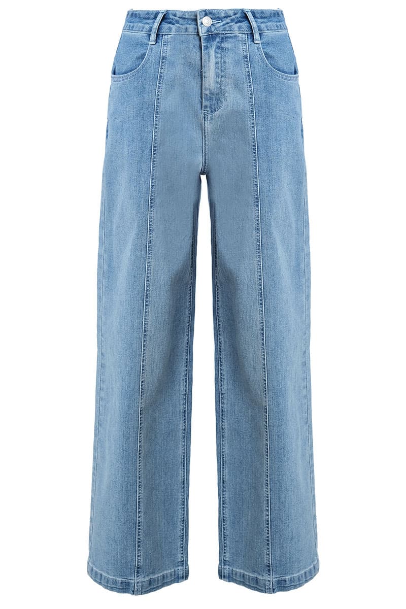 COTTON Muhsina Straight Cut Jeans - Light Wash - Image 2