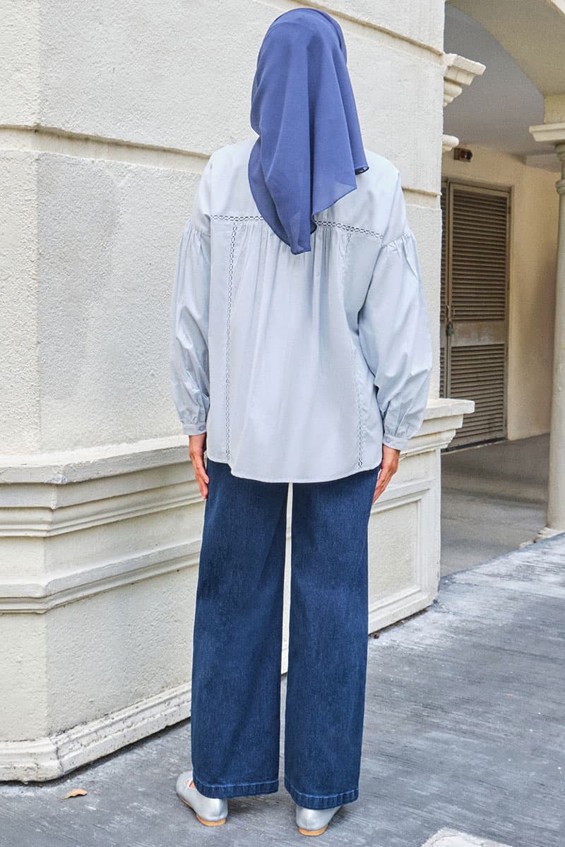 COTTON Muhsina Straight Cut Jeans - Dark Wash - Image 4