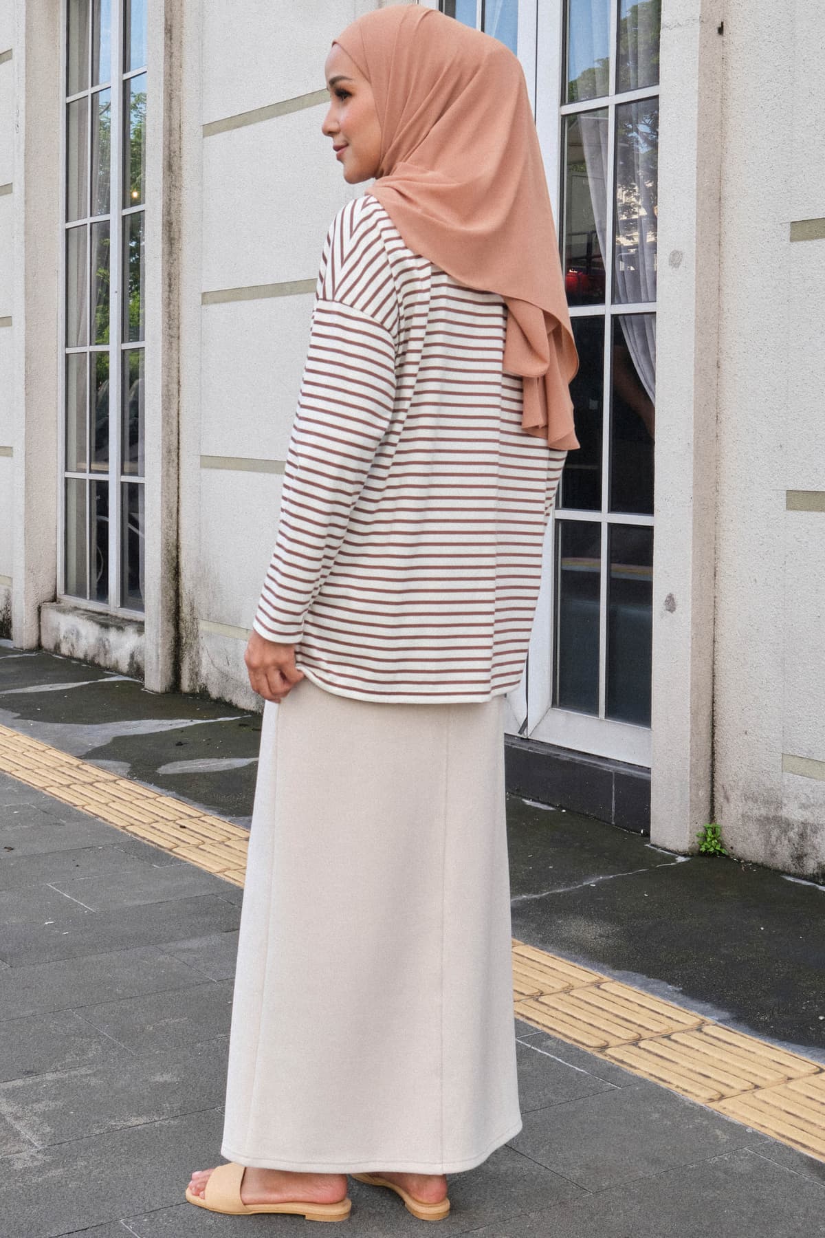 Urszula Pencil Skirt - Ecru - Image 4