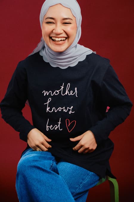 Husniya Round Neck Tee - Black