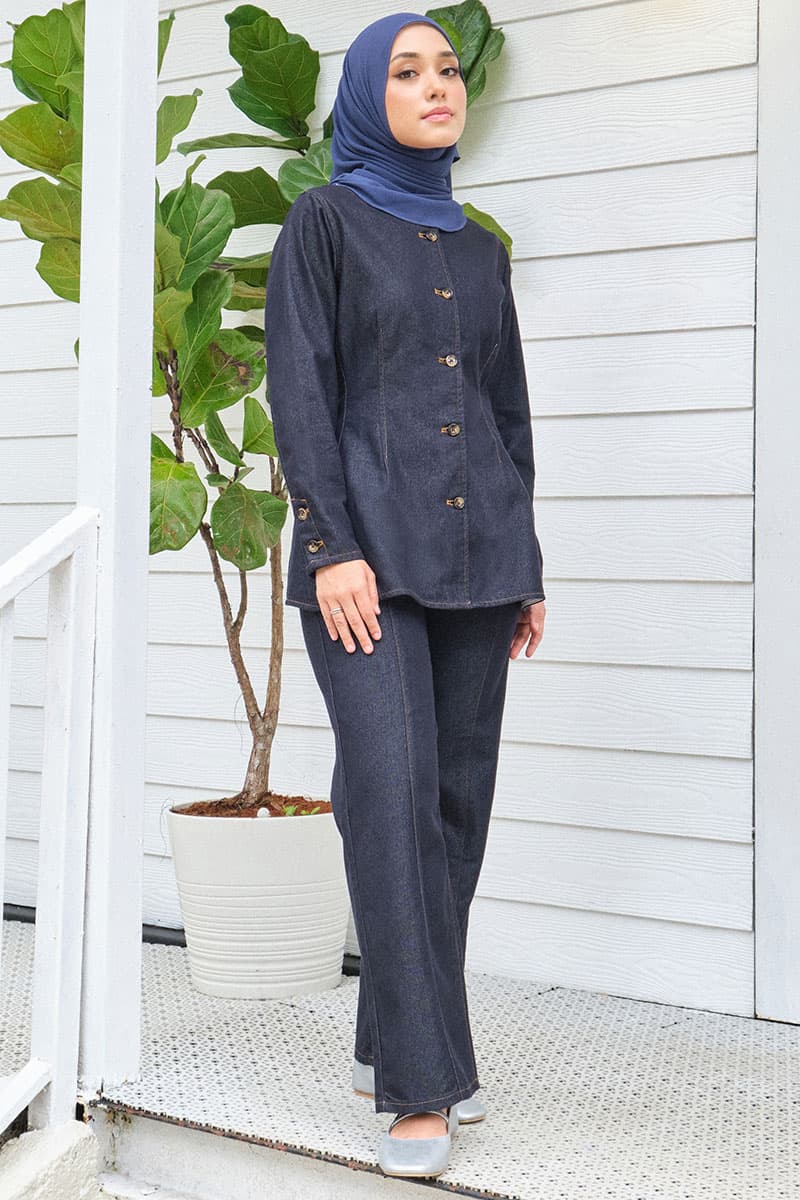 COTTON Kevin High-Waisted Jeans - Dark Wash - Image 3