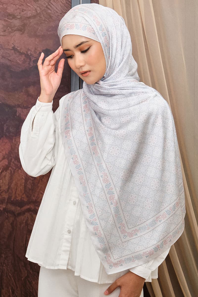 Thuraya Satin Rectangle Headscarf - Silver - Image 2