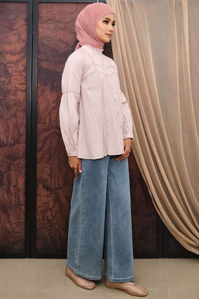 COTTON Ridge Wide Legged Jeans - Light Wash - Image 3