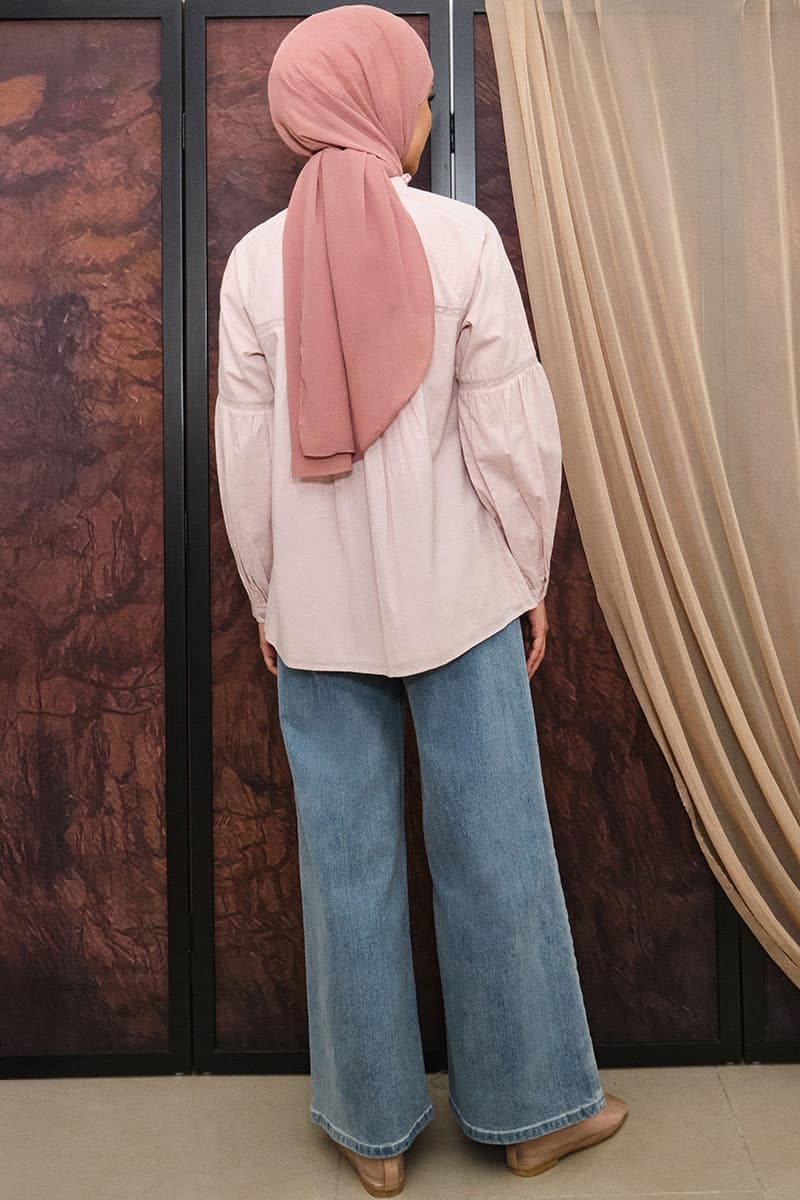 COTTON Ridge Wide Legged Jeans - Light Wash - Image 4