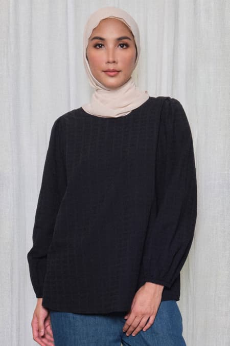 Linayah Flared Blouse - Black