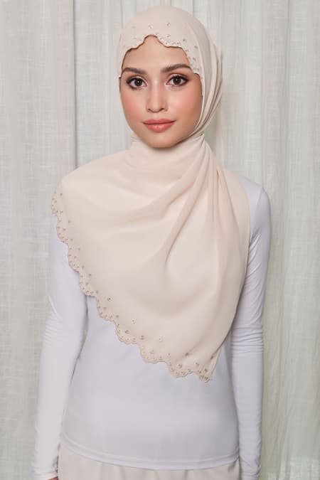 Aleandra Embroidered Scallop Headscarf - Oatmilk