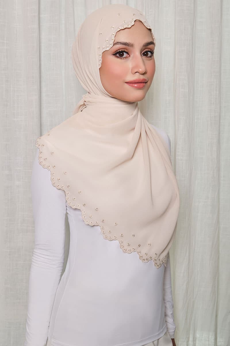 Aleandra Embroidered Scallop Headscarf - Oatmilk - Image 2