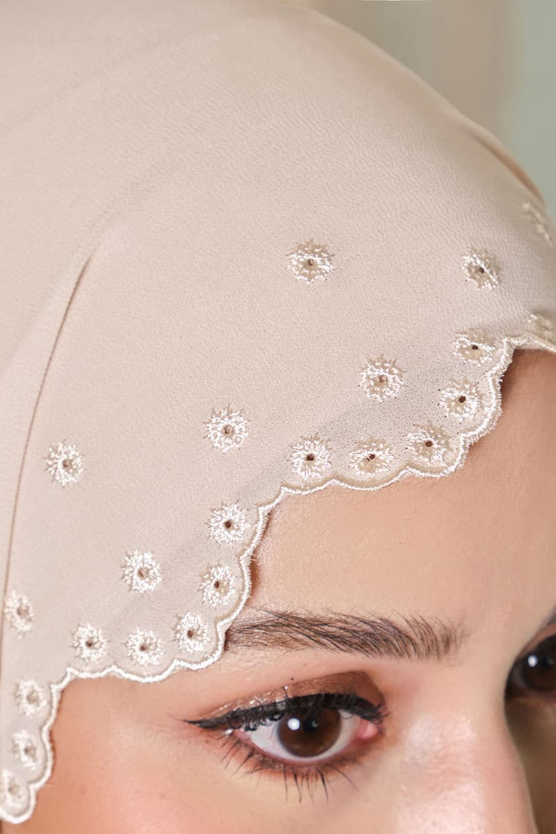 Aleandra Embroidered Scallop Headscarf - Oatmilk - Image 3