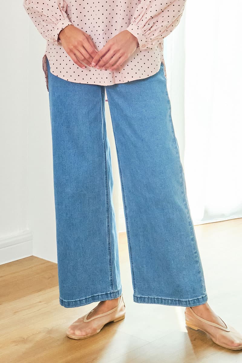 COTTON Coventry Straight Cut Jeans - Medium Wash - Image 1