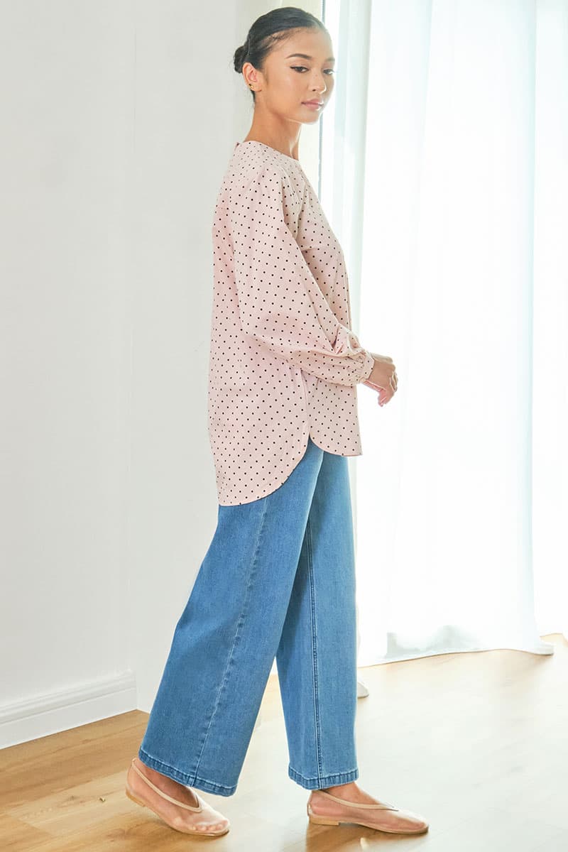 COTTON Coventry Straight Cut Jeans - Medium Wash - Image 3