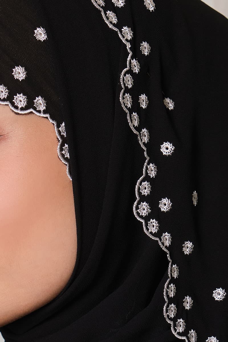 Aleandra Embroidered Scallop Headscarf - Black/White - Image 3