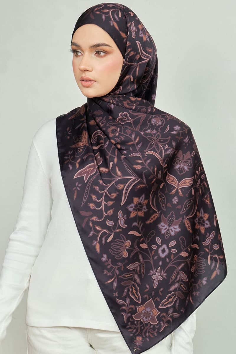 Aurelia Satin Rectangle Headscarf - Black - Image 2
