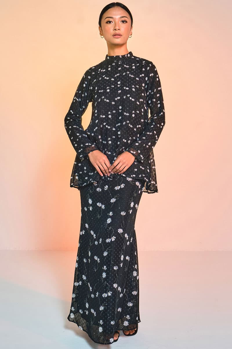 Aurinda Blouse & Skirt - Black/Cream Flower - Image 3