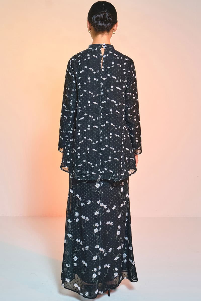 Aurinda Blouse & Skirt - Black/Cream Flower - Image 4