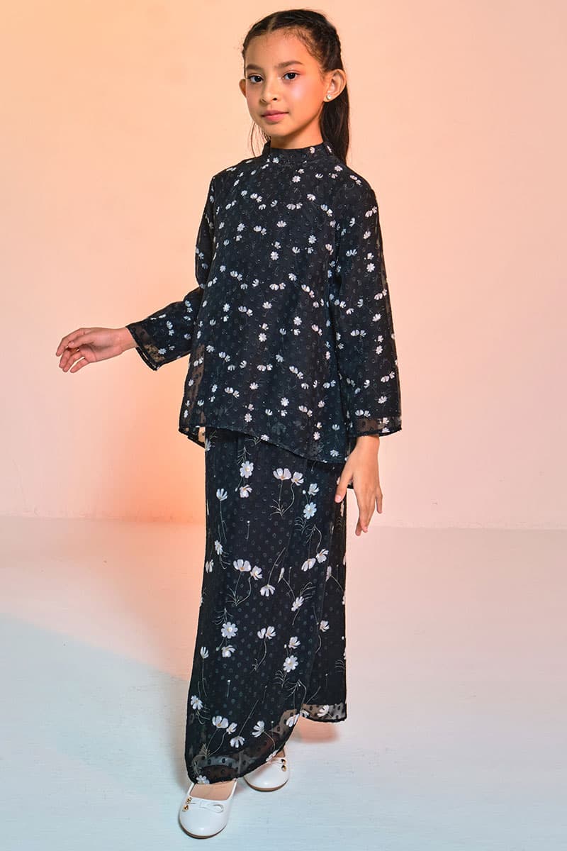 KIDS Aurinda Set - Black/Cream Flower - Image 1