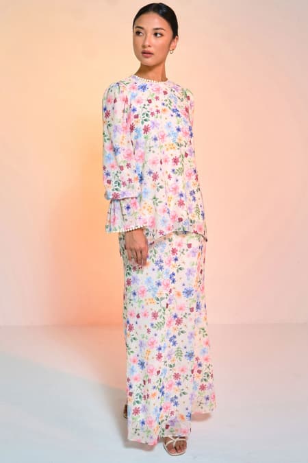 Fajar Blouse & Skirt - Cream Garden