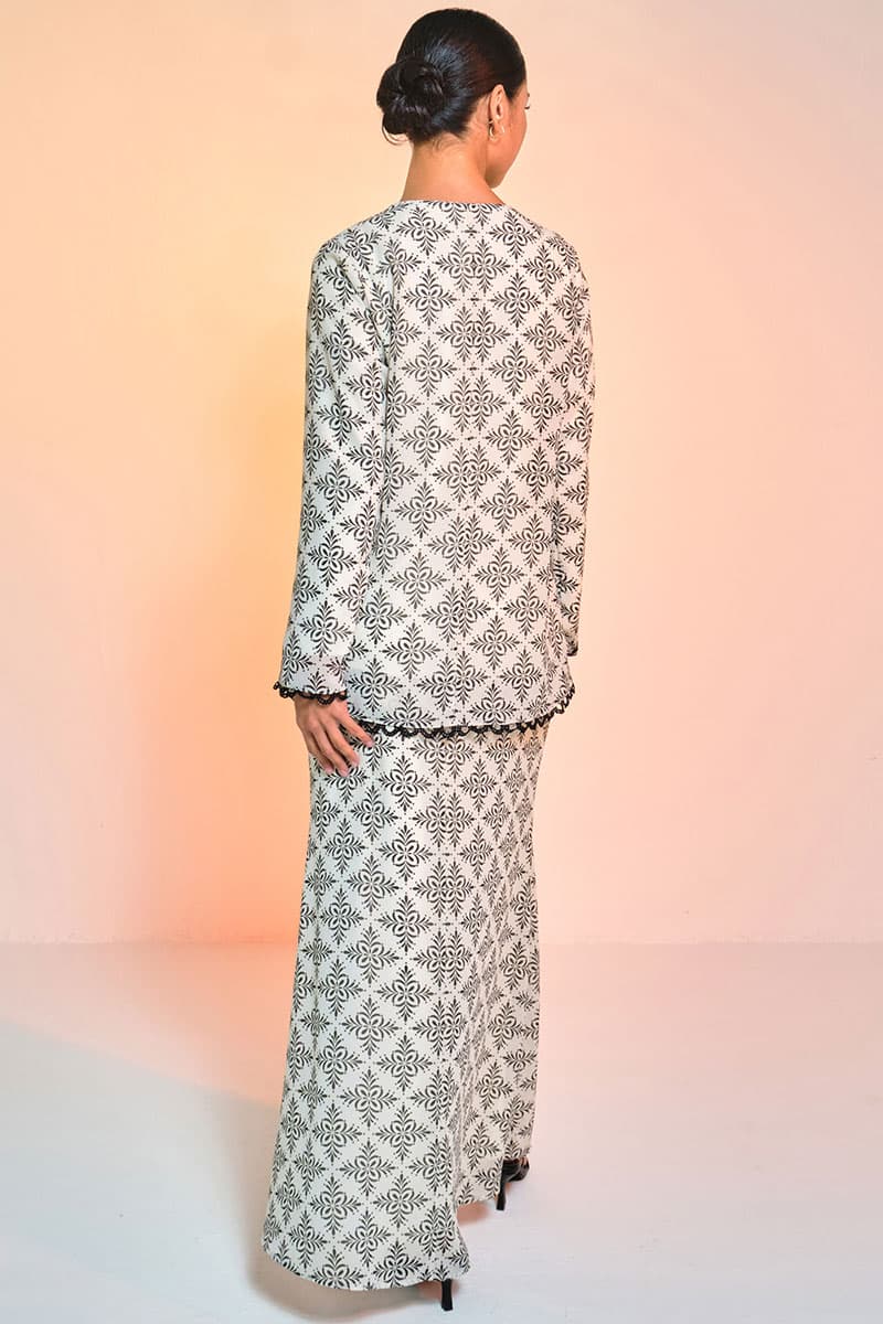 Aurora Blouse & Skirt - Cream/Black Damask - Image 4