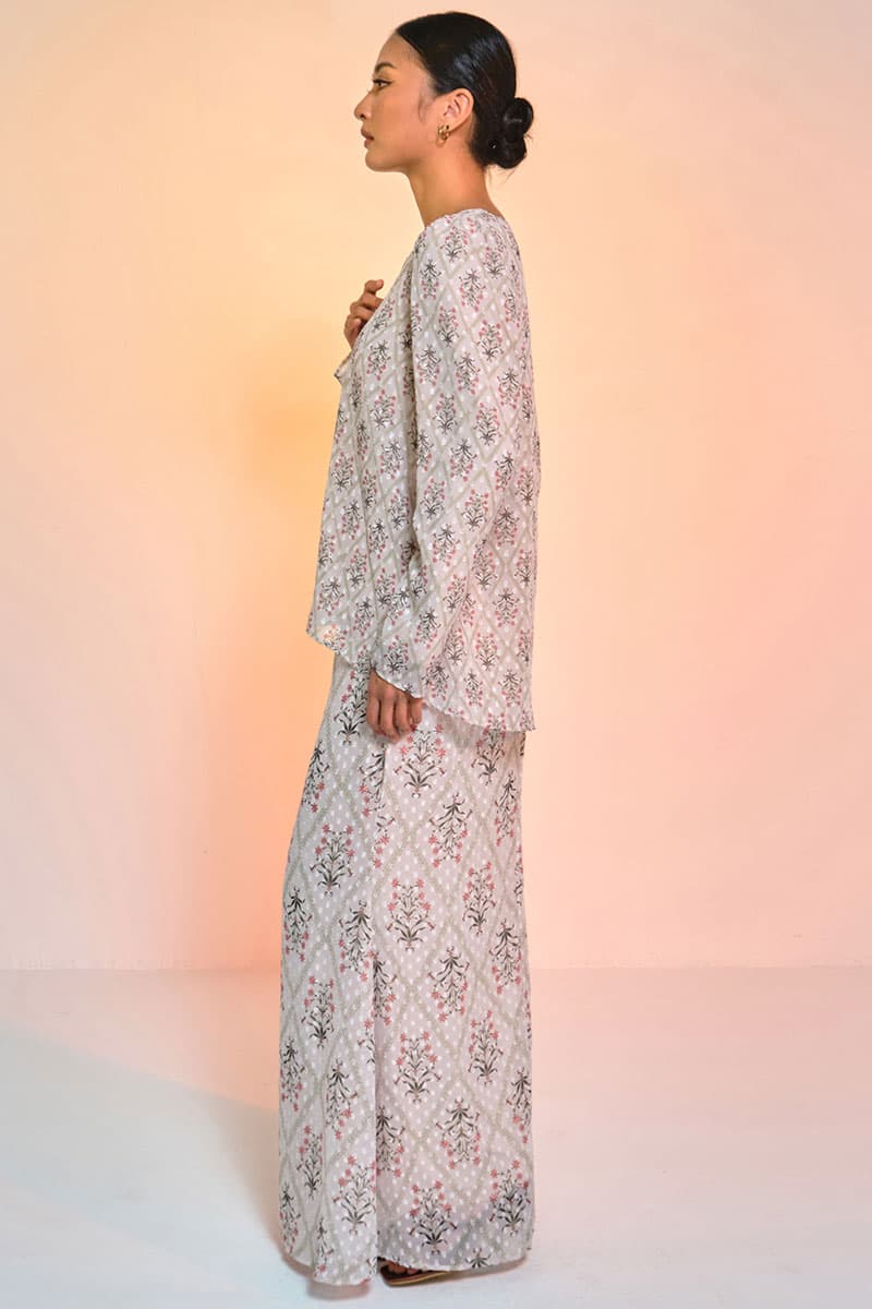 Serilina Blouse & Skirt - Beige Flower Motif - Image 3