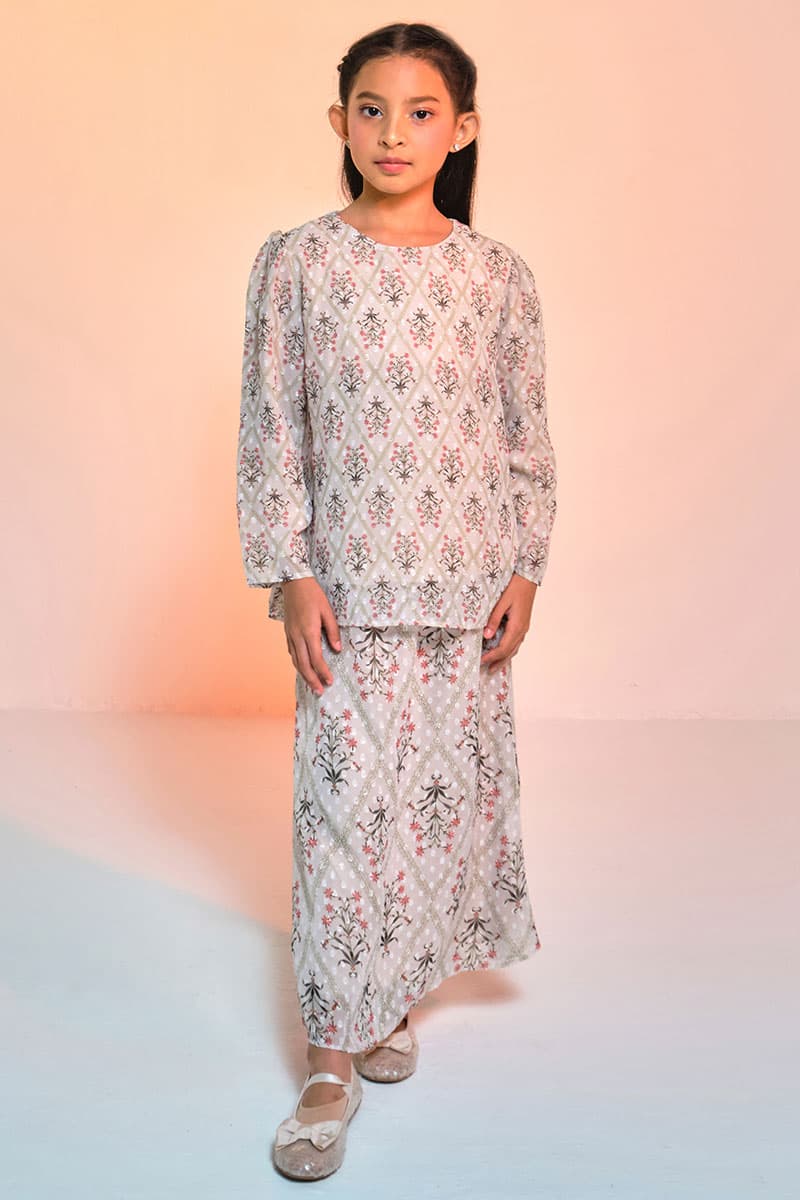 KIDS Serilina Set - Beige Flower Motif - Image 1