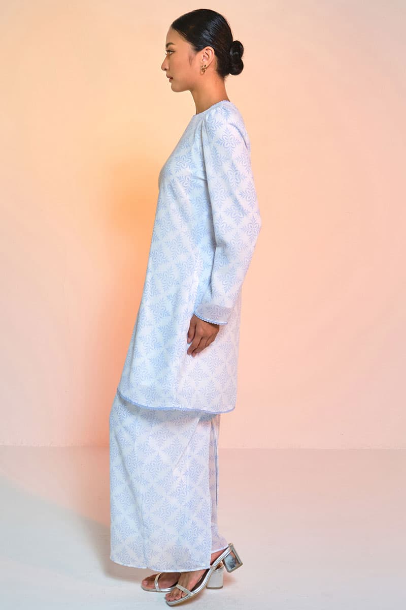 Bulanara Blouse & Skirt - White/Blue Damask - Image 3