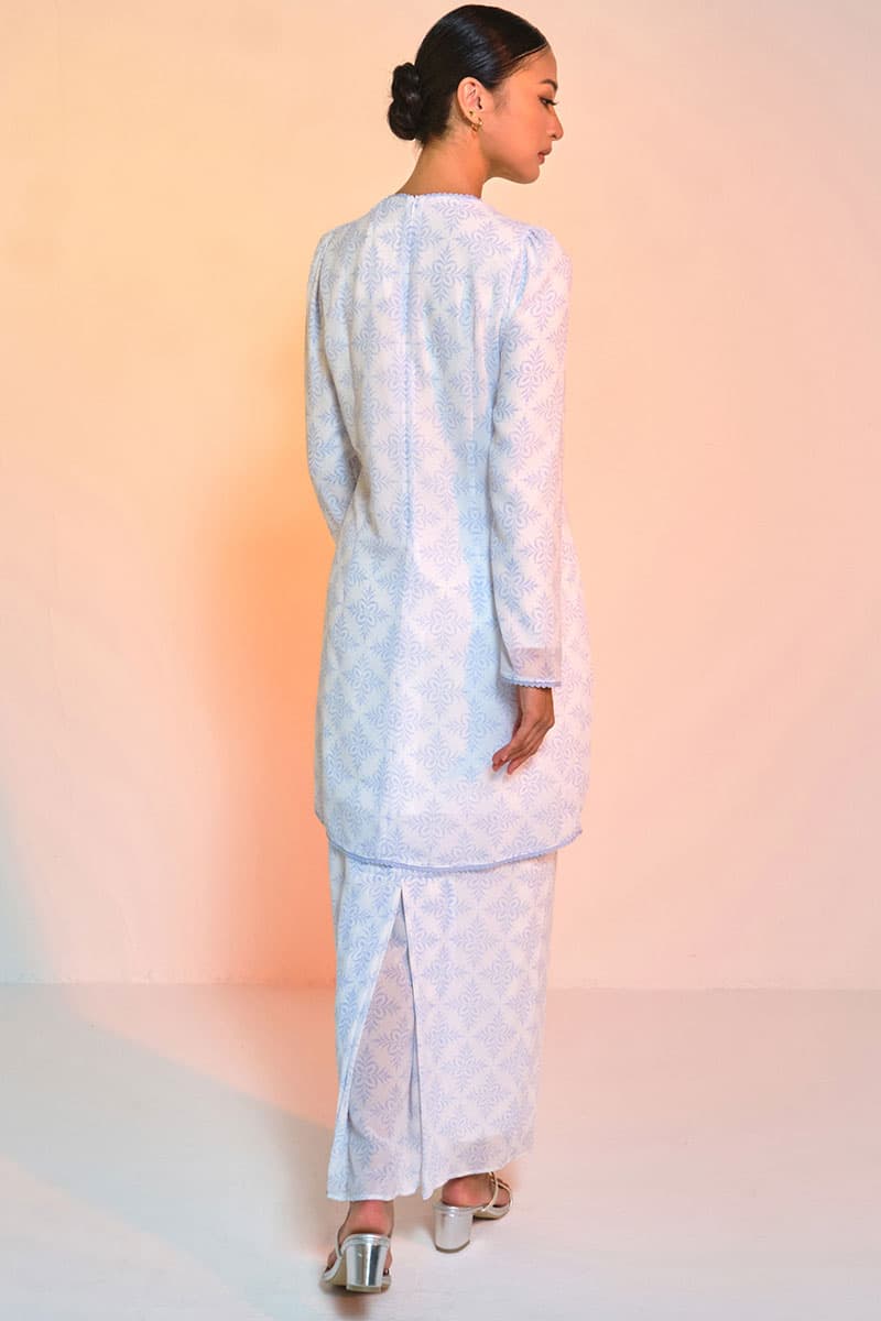 Bulanara Blouse & Skirt - White/Blue Damask - Image 4