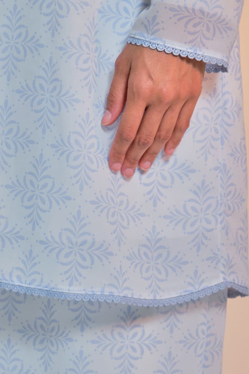 Bulanara Blouse & Skirt - White/Blue Damask - Image 5