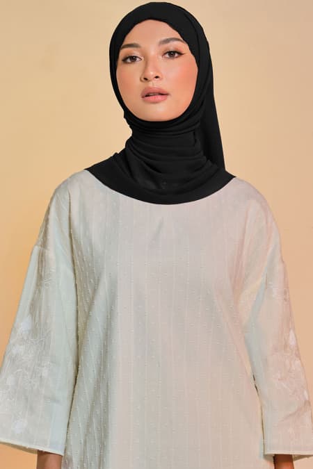 Tanuja Embroidered Scallop Headscarf - Black