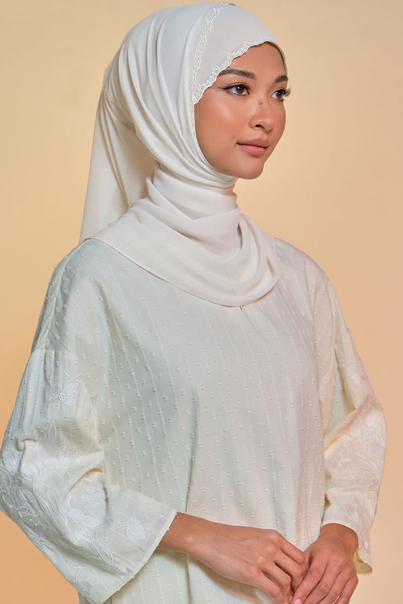 Tanuja Embroidered Scallop Headscarf - White - Image 2